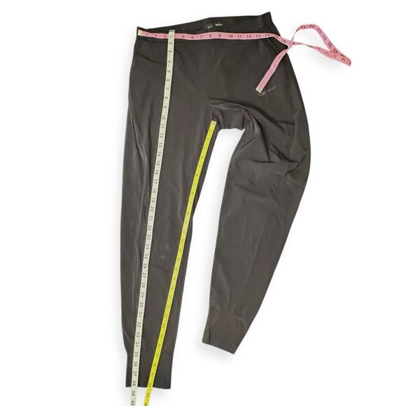 NIKE Women’s Black Dri-FIT Joggers Size Medium - Picture 4 of 4